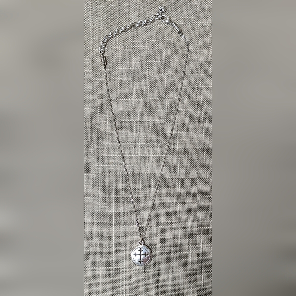 Brighton Silver budded Cross Necklace 18" Chain, EUC Crucifix - Picture 4 of 7